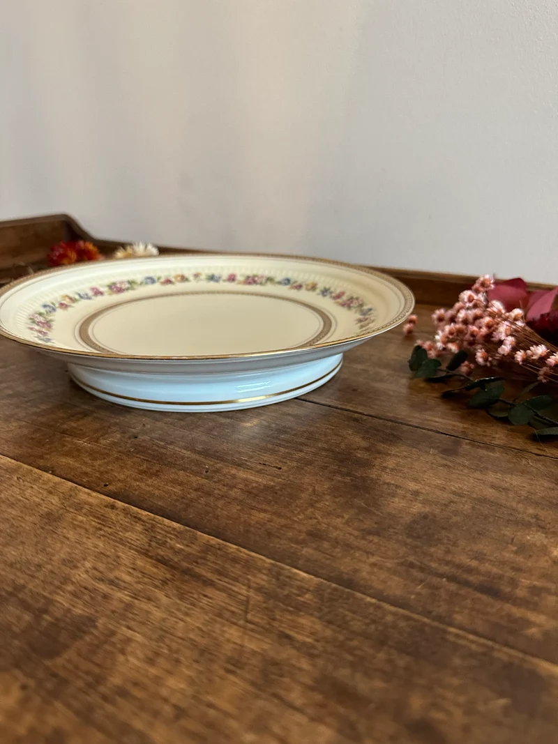Présentoir en porcelaine de limoges frise fleurie