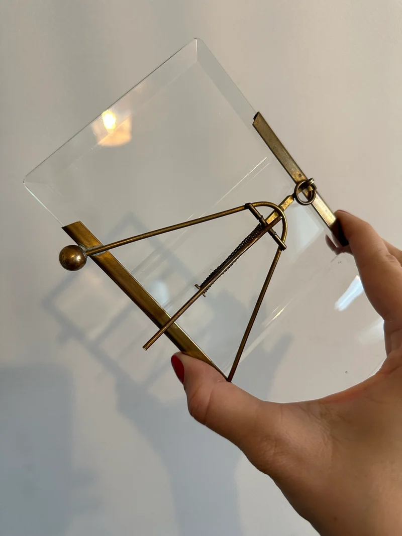 Cadre à poser en laiton verre biseauté epoque Napoléon III forme allongée