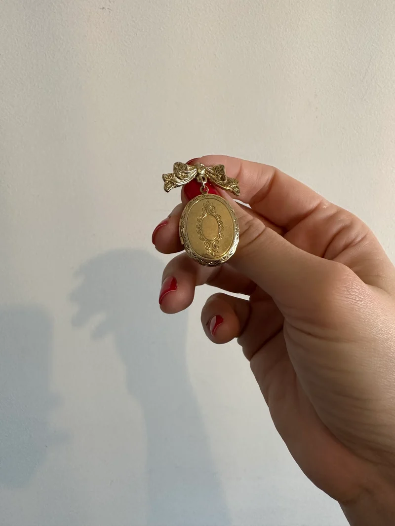 Bijoux broches et boucles fantaisie