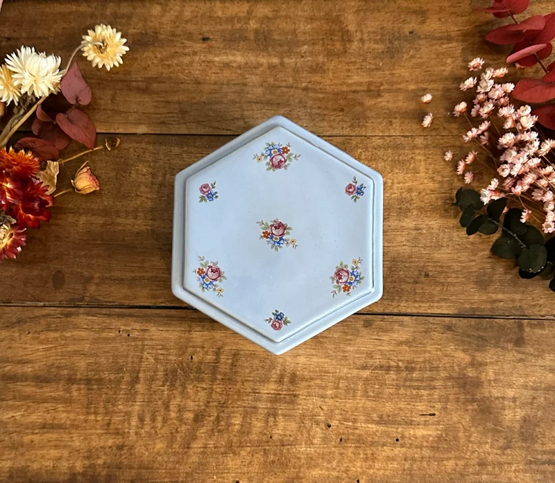 Bonbonnière en porcelaine bleue La St Uzienne