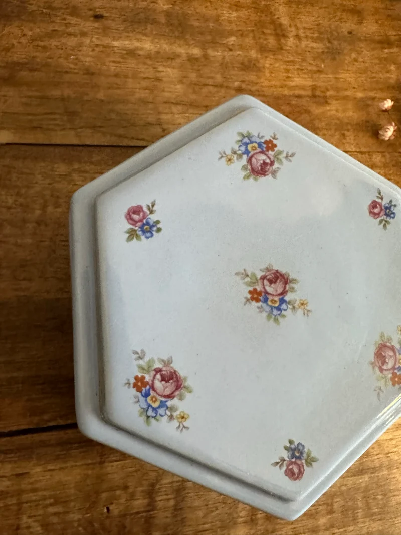 Bonbonnière en porcelaine bleue La St Uzienne