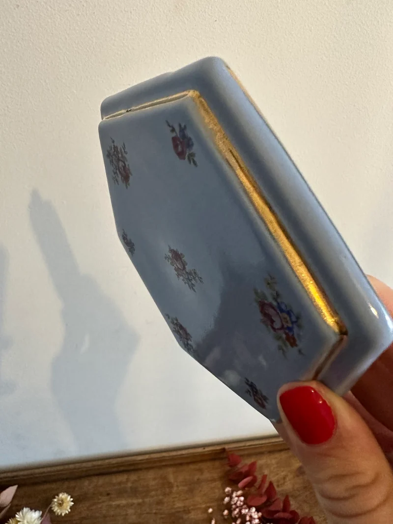 Bonbonnière en porcelaine bleue La St Uzienne