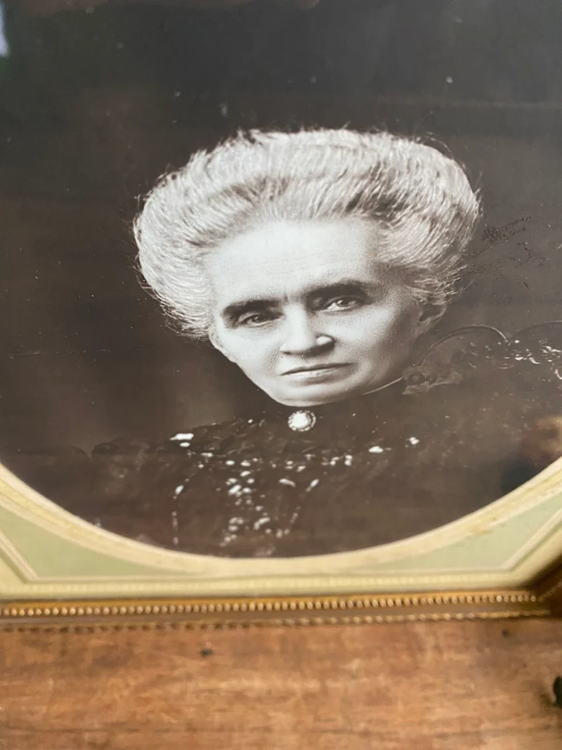 Portrait dame noir et blanc cadre Napoléon III