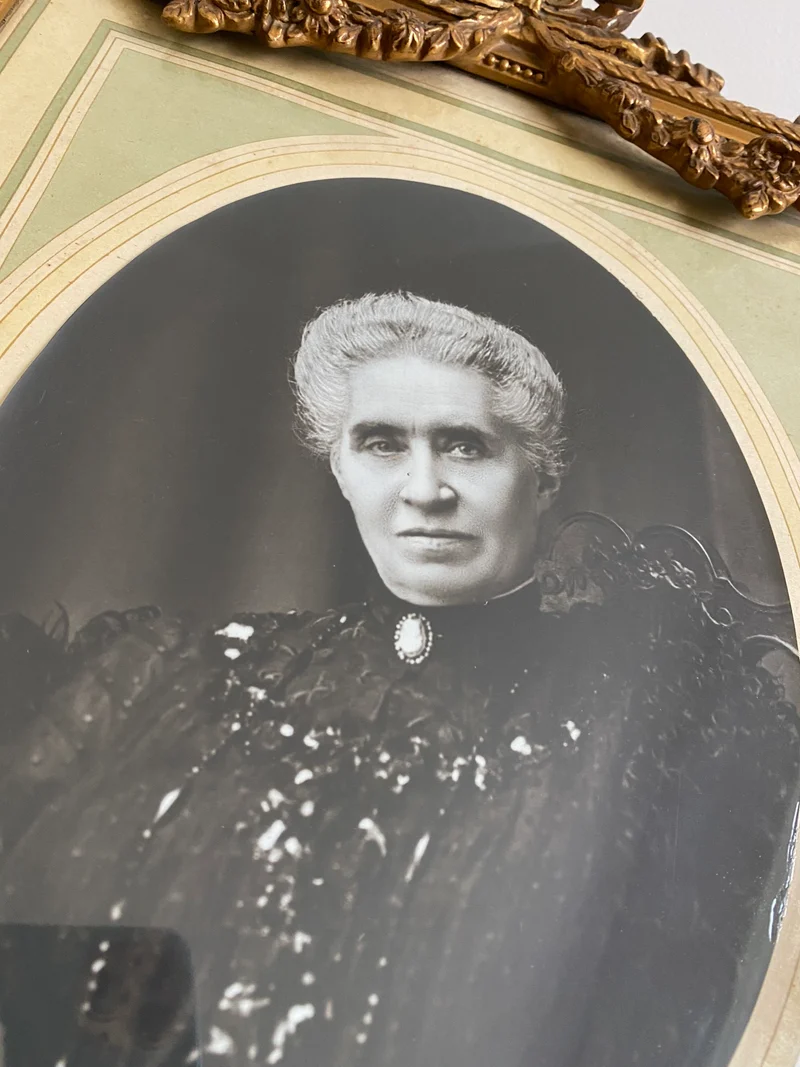 Portrait dame noir et blanc cadre Napoléon III