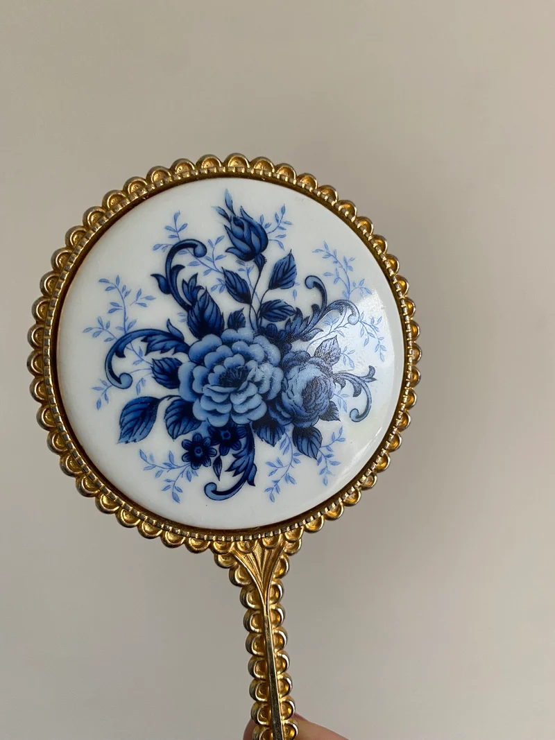 Miroirs à main miniatures en porcelaine