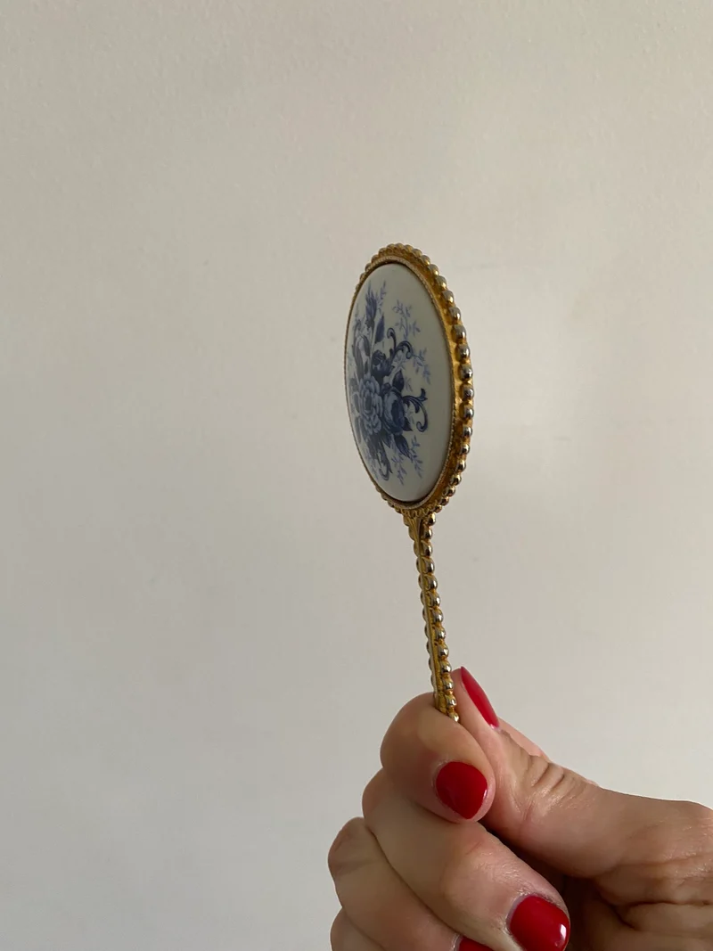 Miroirs à main miniatures en porcelaine