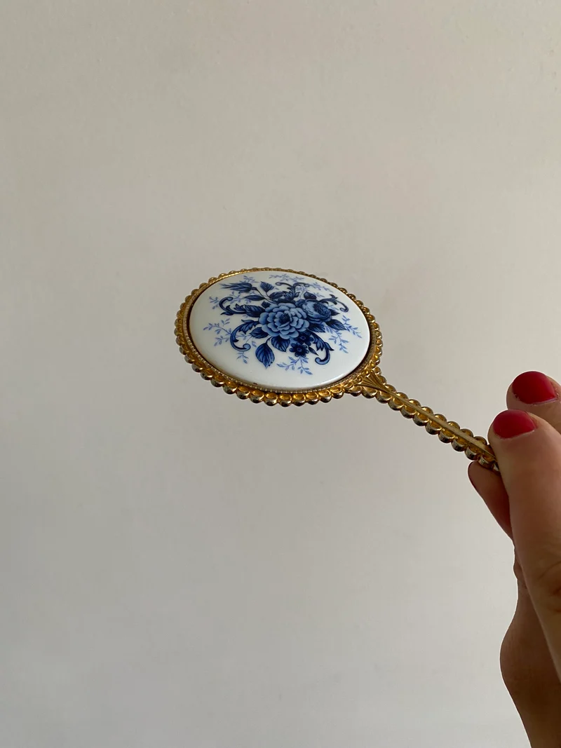Miroirs à main miniatures en porcelaine