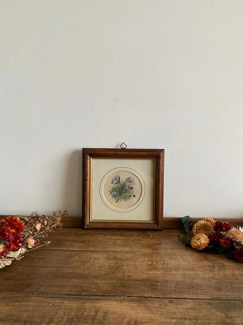 Gravure florale médaillon rond encadrement bois naturel