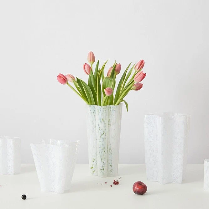 Stories of Italy Opaline Star Bucket Vase