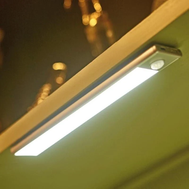 Réglette LED Rechargeable USB 24cm IP40 avec Détecteur de mouvement