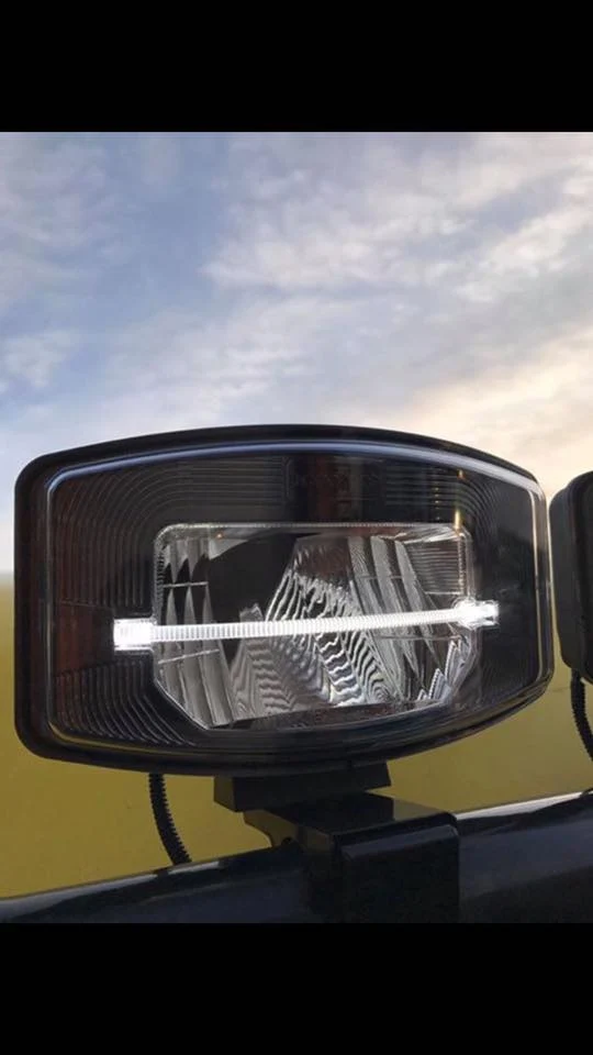 Lampe de conduite Boreman Full LED avec bande lumineuse de position