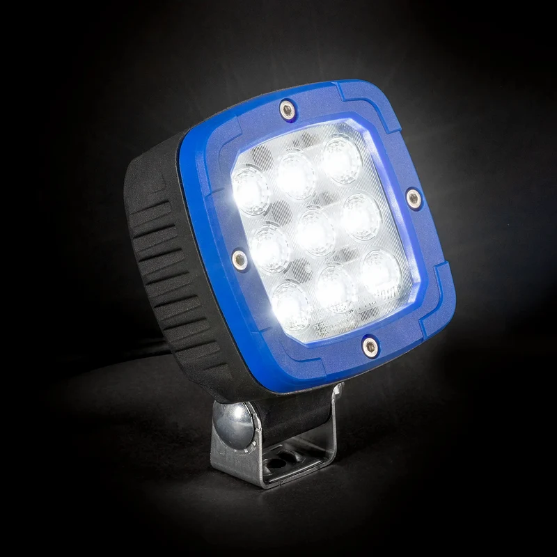 Projecteur de travail LED Fristom FT-036, boîtier robuste en aluminium / 2800 lumens