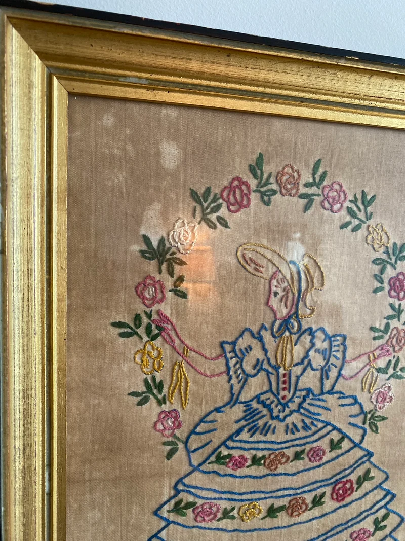 Broderie jeune fille début XXème