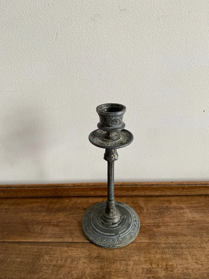 Ensemble de bougeoirs anciens en laiton