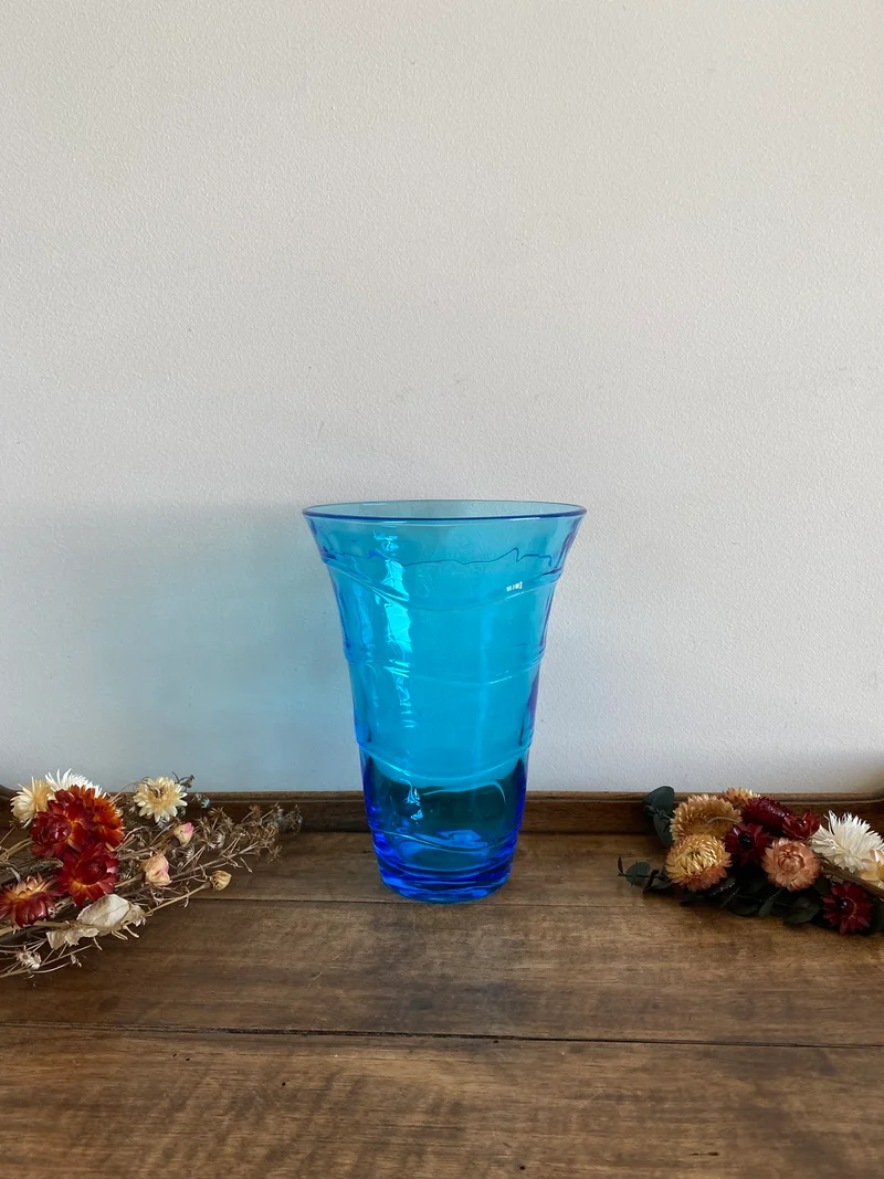 Vase bleu en verre