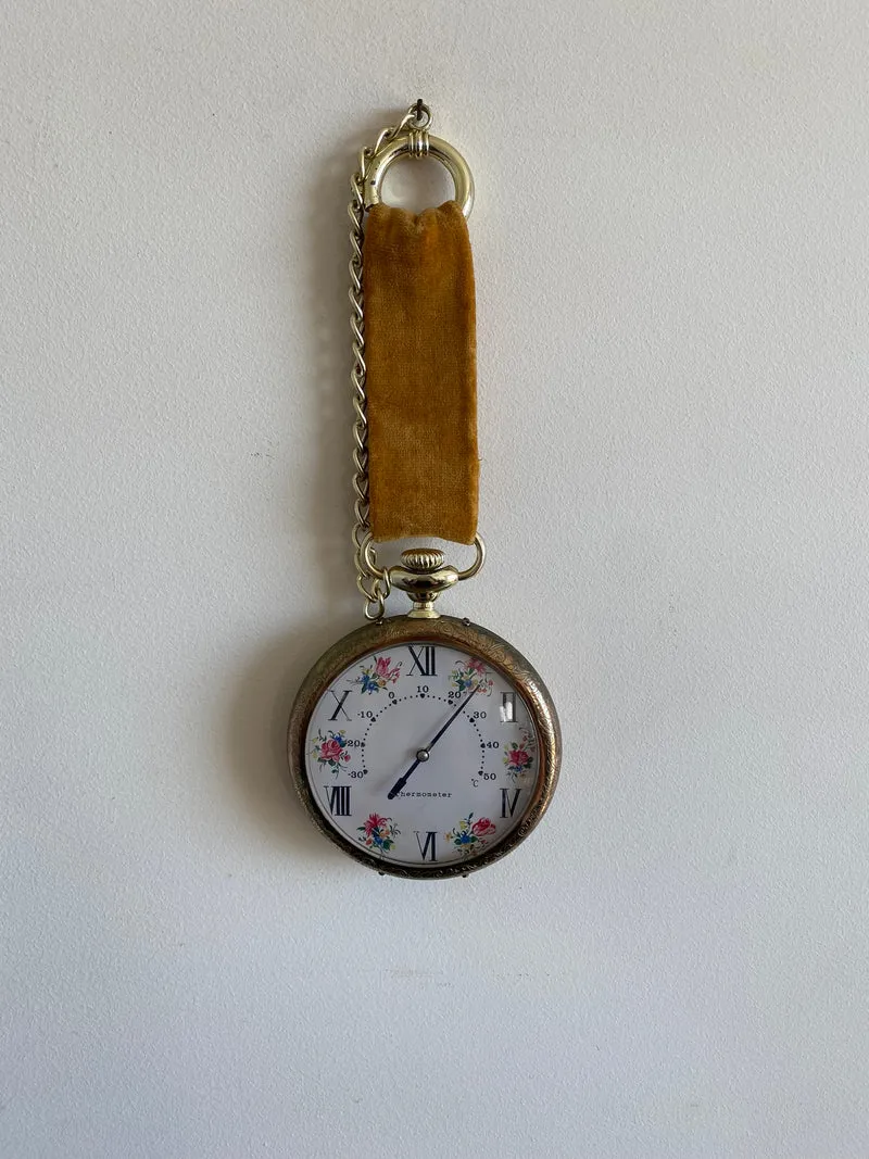 Thermomètre rétro style montre à gousset ruban en velour moutarde