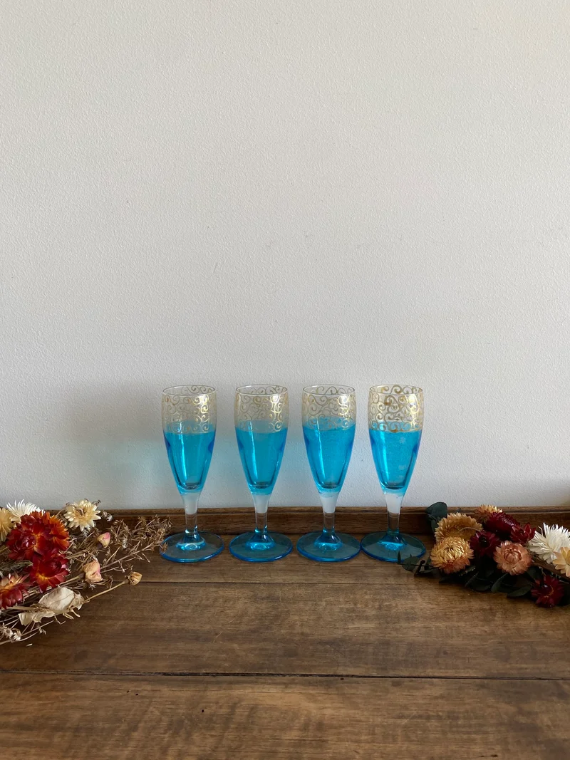 Flûtes à champagne tons bleus frise dorée