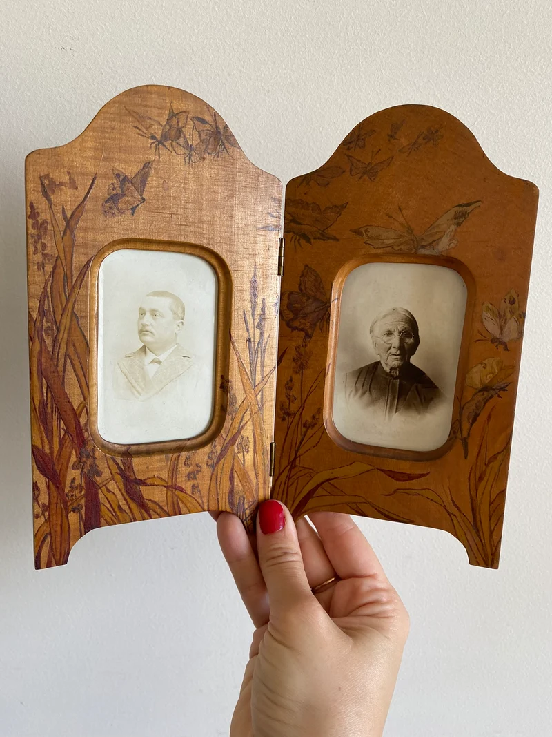 Diptyque en bois peint années 1920