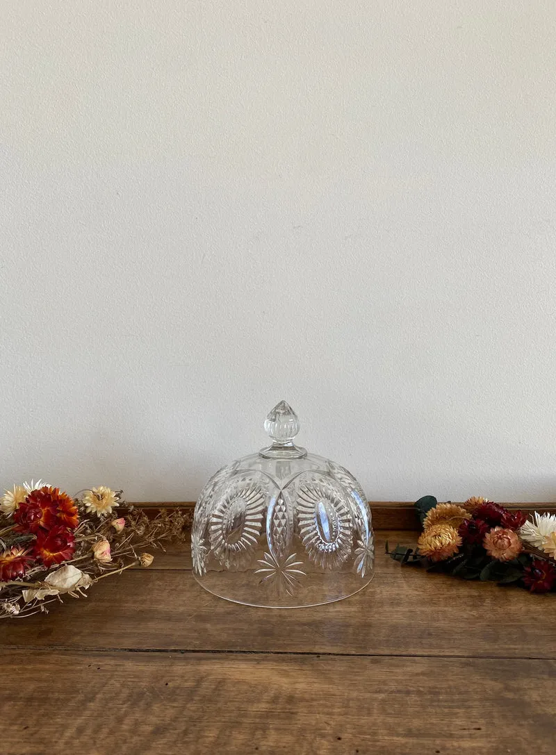 Cloche en verre ciselé