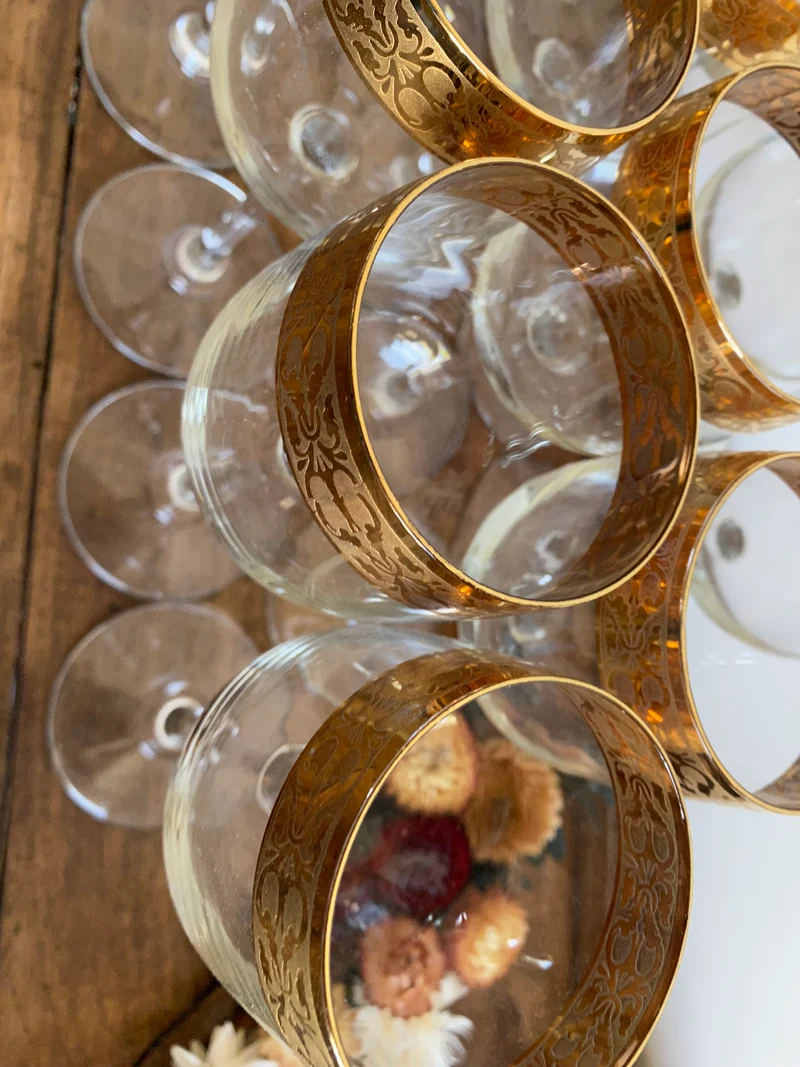 Verres dorés sur piedsfabrication italienne