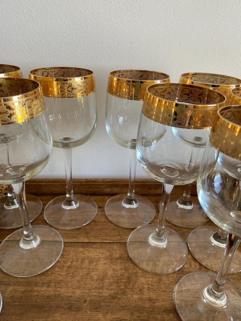 Verres dorés sur piedsfabrication italienne