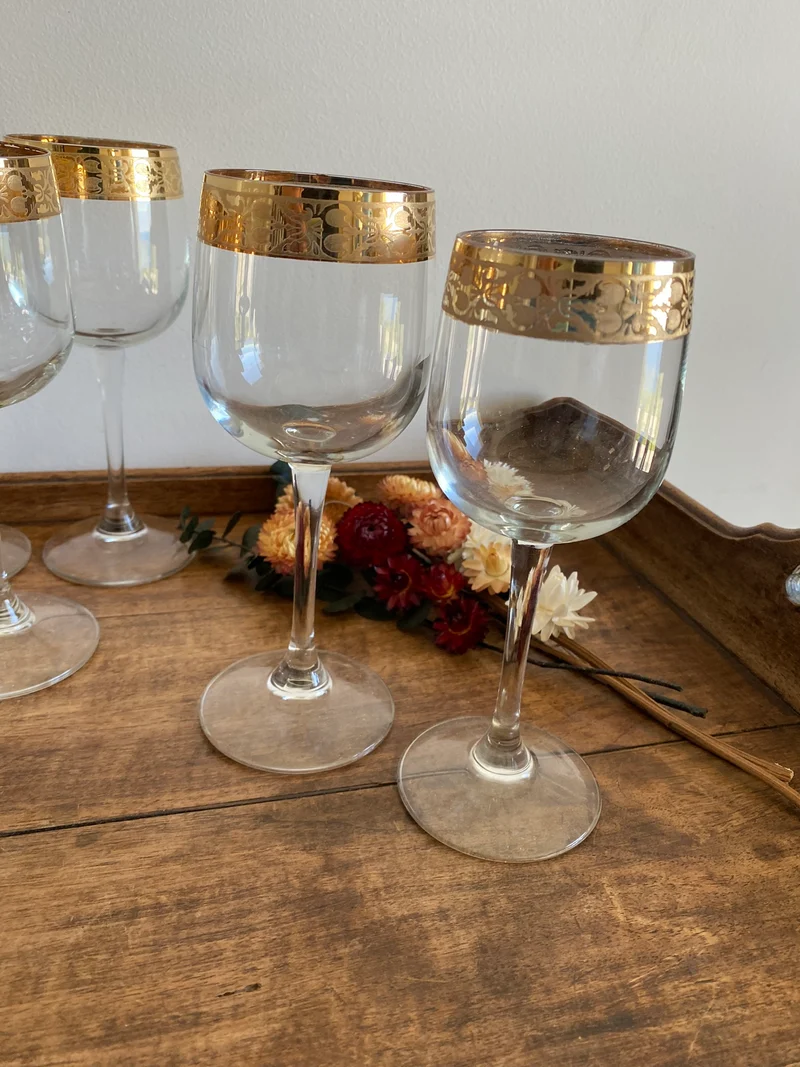 Verres dorés sur piedsfabrication italienne