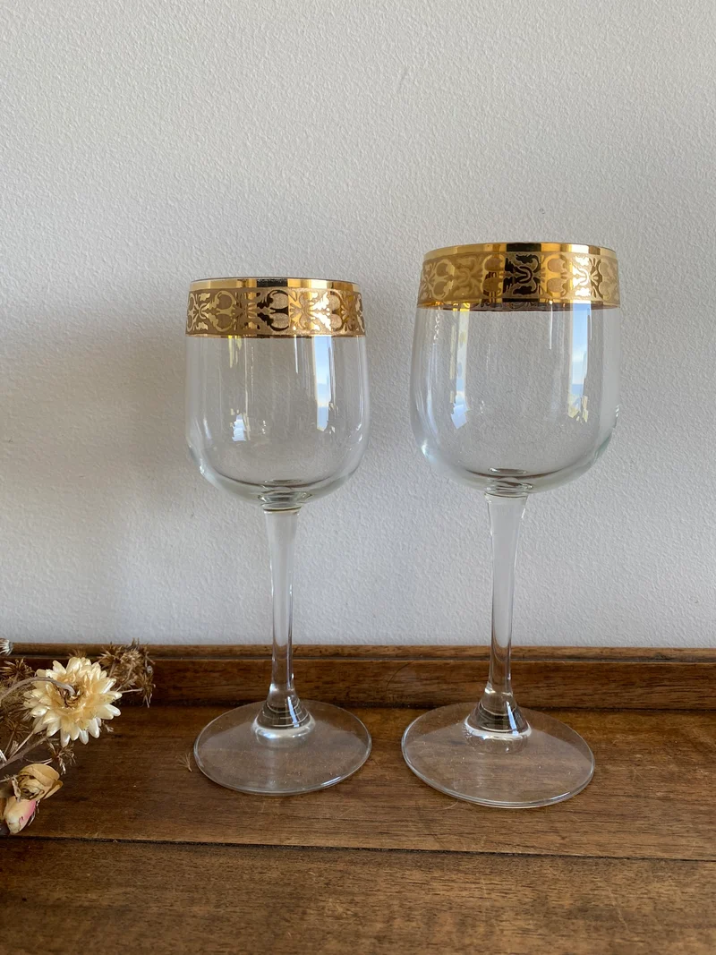 Verres dorés sur piedsfabrication italienne