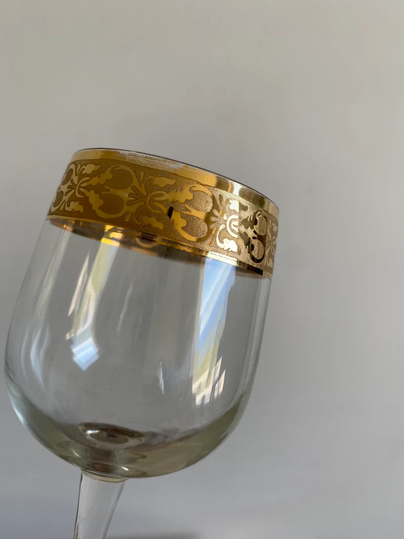 Verres dorés sur piedsfabrication italienne