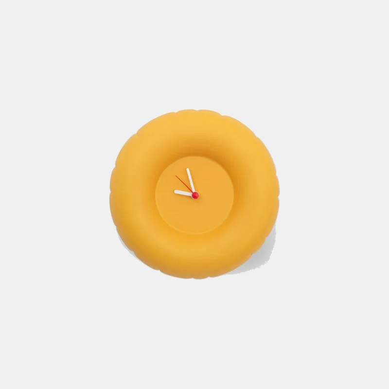 Home Studyo Holly Clock