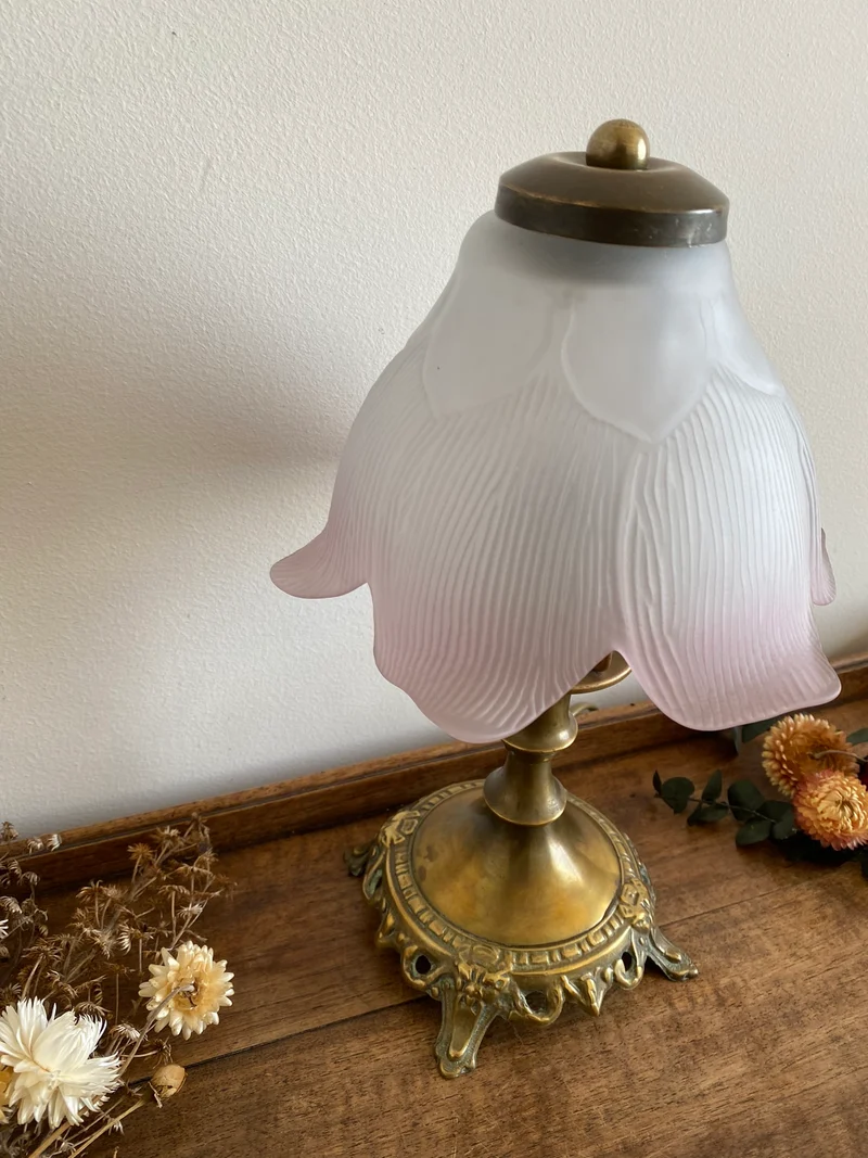 Lampe de chevet socle en laiton et abat jour fleur