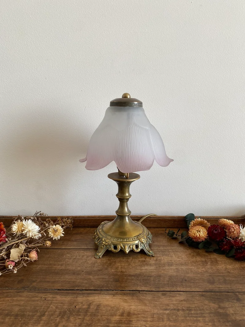 Lampe de chevet socle en laiton et abat jour fleur