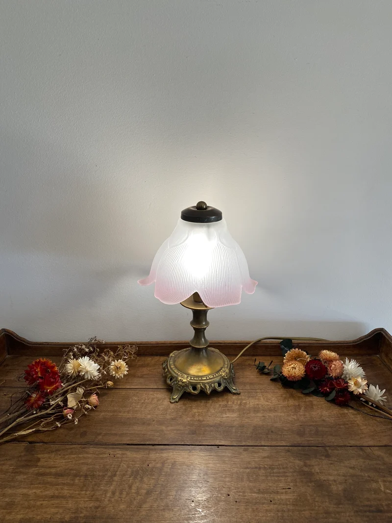 Lampe de chevet socle en laiton et abat jour fleur