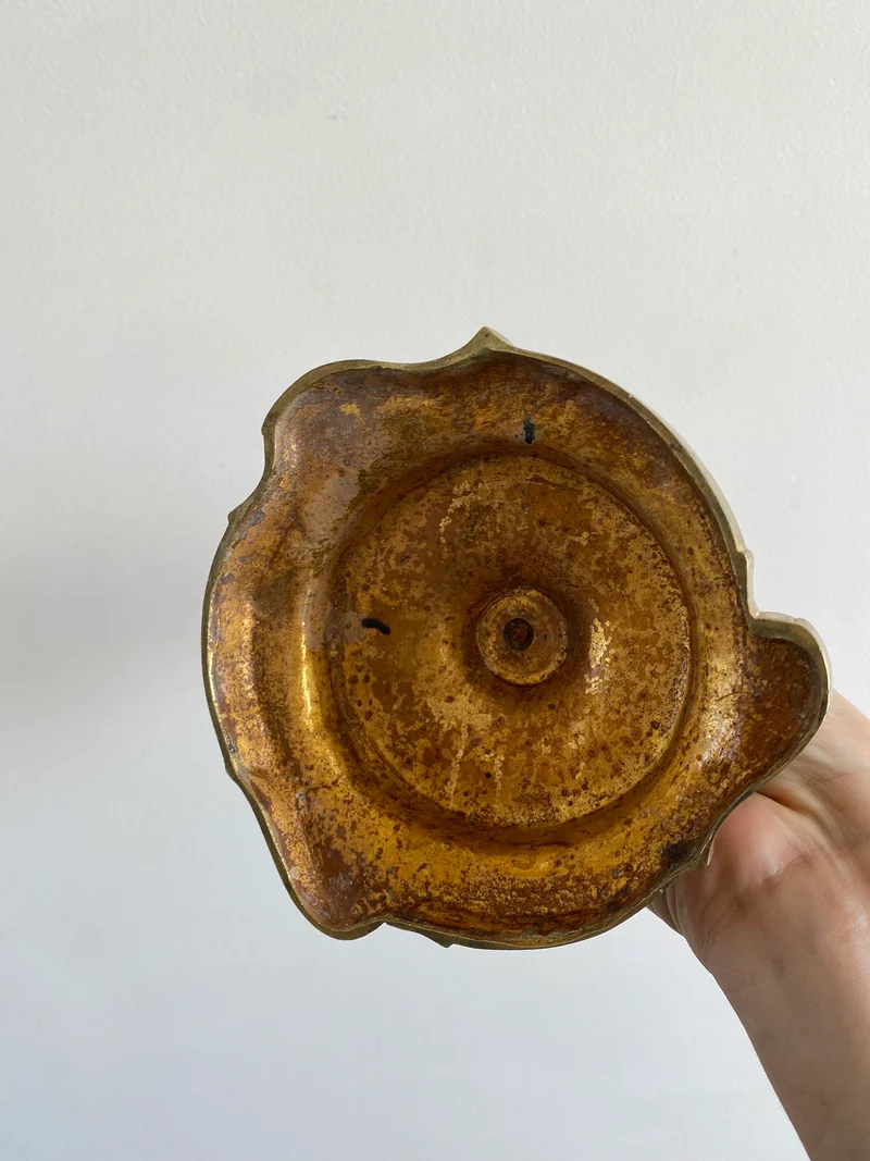 Bougeoir en bronze doré travaillé