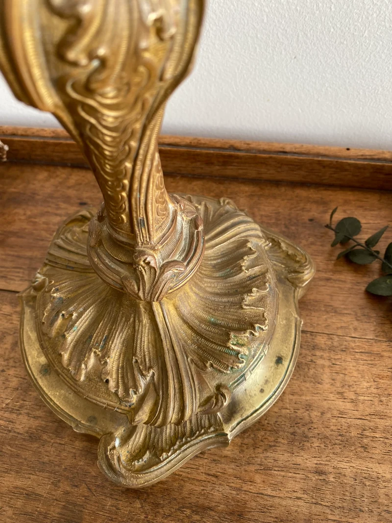 Bougeoir en bronze doré travaillé