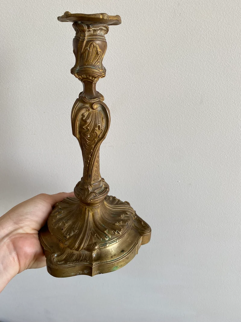 Bougeoir en bronze doré travaillé