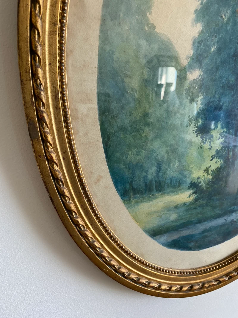 Aquarelle tons bleus dans grand cadre doré style Louis XVI