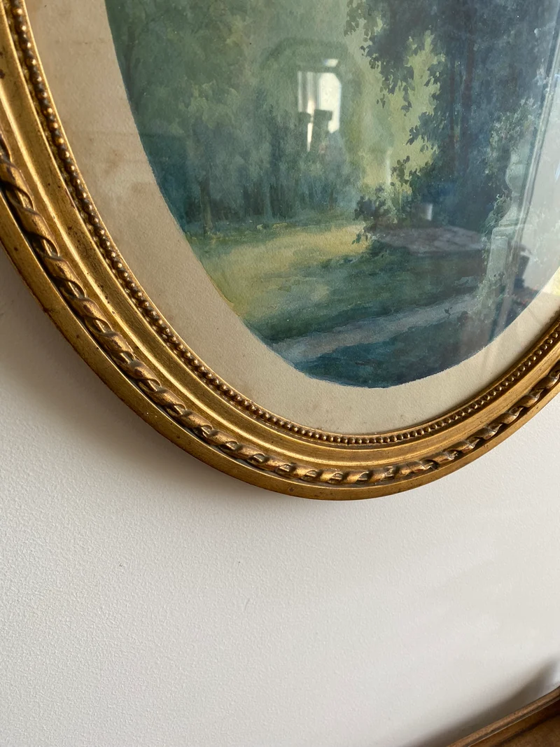 Aquarelle tons bleus dans grand cadre doré style Louis XVI