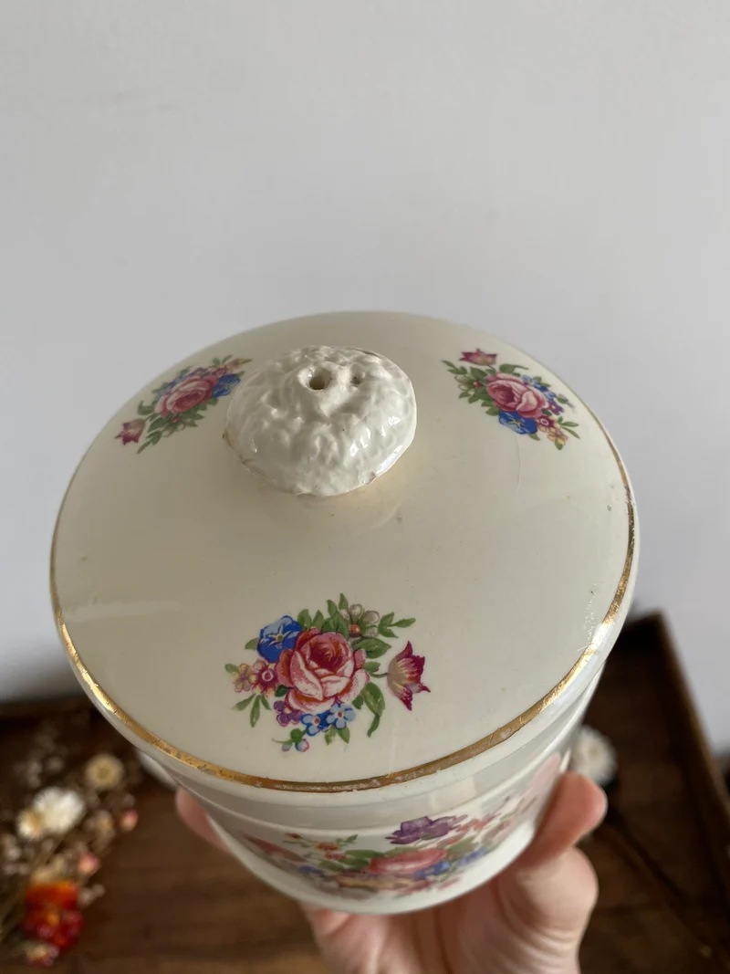 Pots décorés en faience Sarreguemines