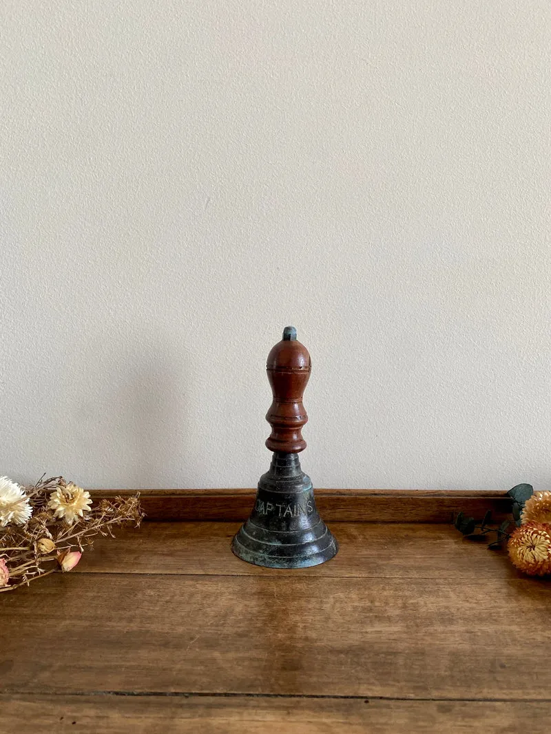 Cloche en bois et métal Captain's table