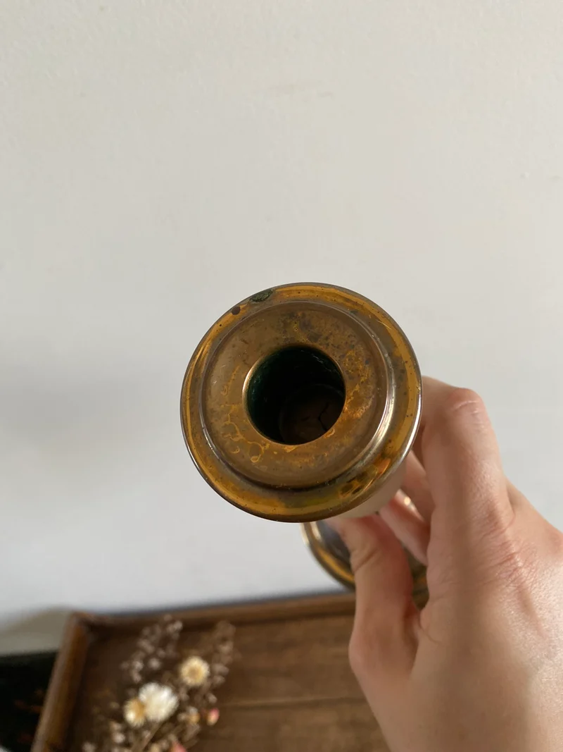 Bougeoirs en laiton doré et albâtre