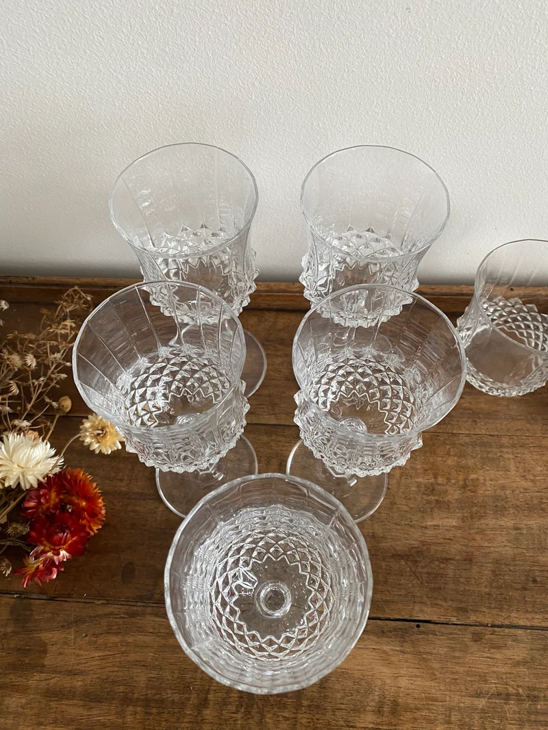 Verres en cristal décoration en pointes de diamants