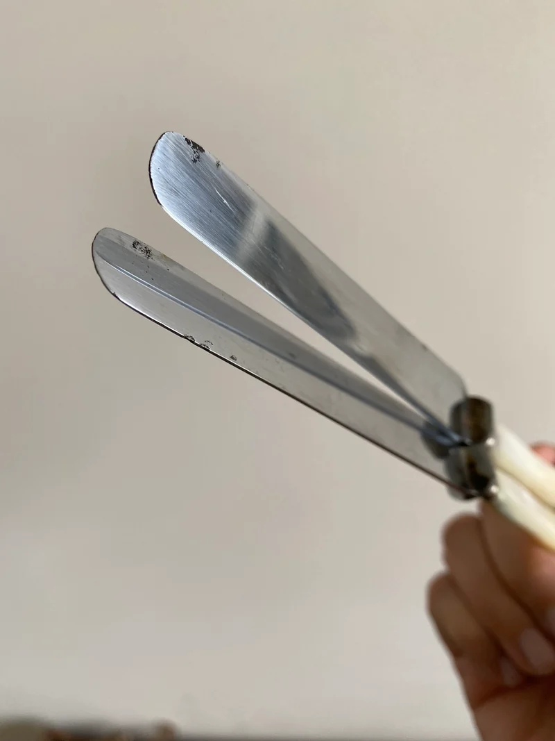 Couteaux à beurre manches nacrés