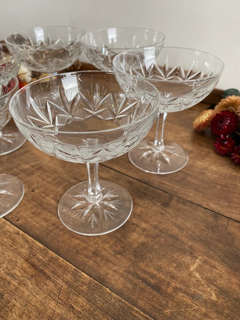 Coupelles à champagne en cristal ciselé