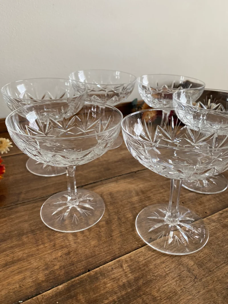 Coupelles à champagne en cristal ciselé
