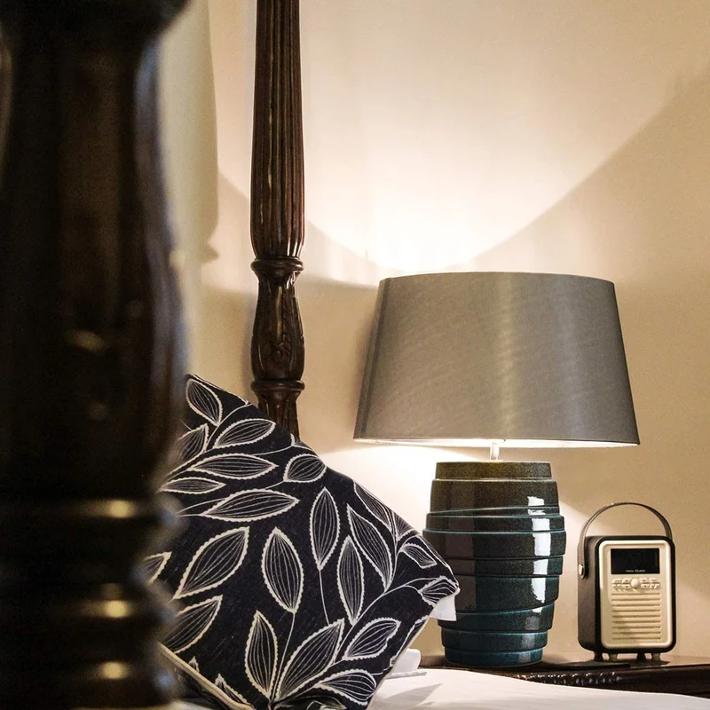 Lampe de table vernis bleu