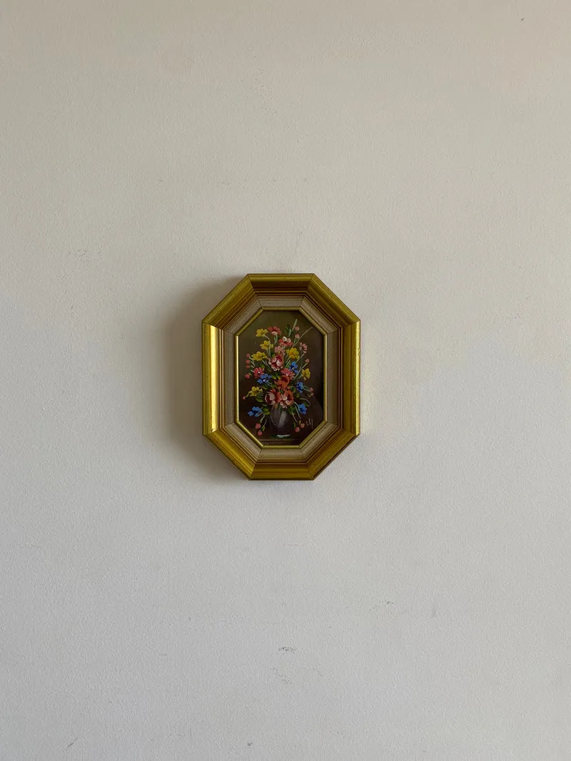 Peintures bouquet de fleurs signées cadres octogonaux en bois doré