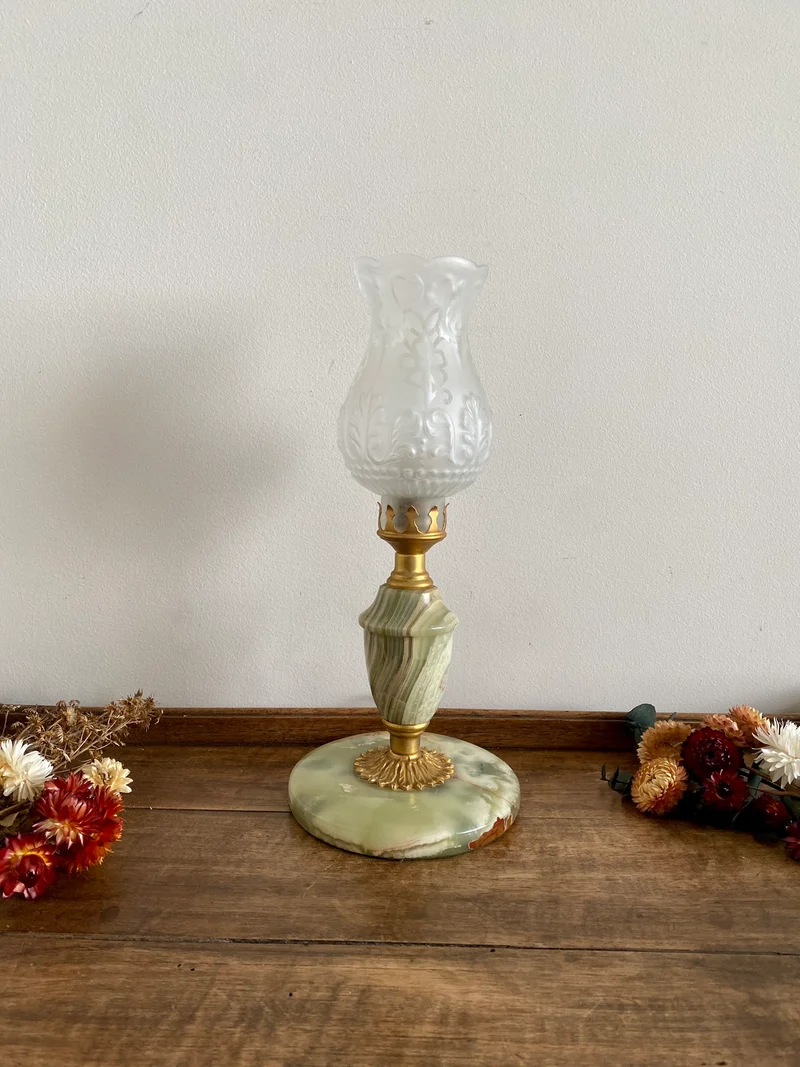 Lampe électrique en pierre d'onyx