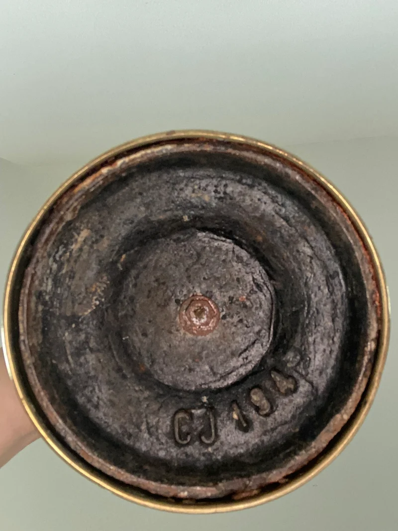 Lampe à pétrole réservoir peint pied laiton doré