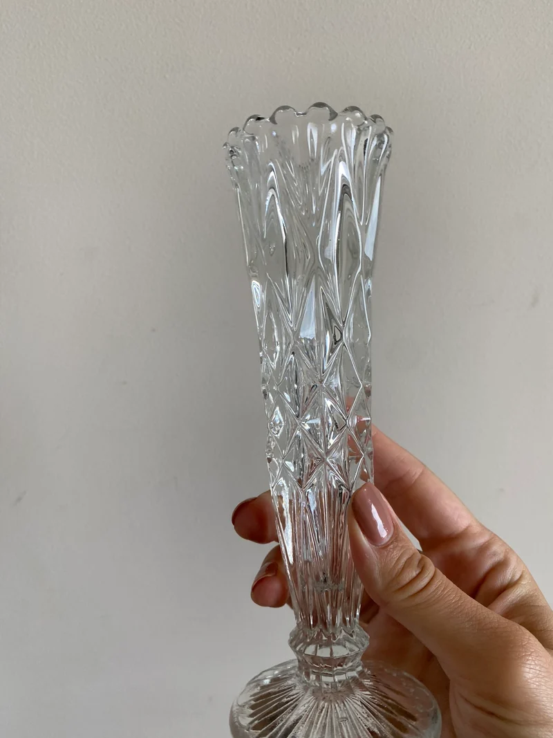 Soliflore en verre ciselé