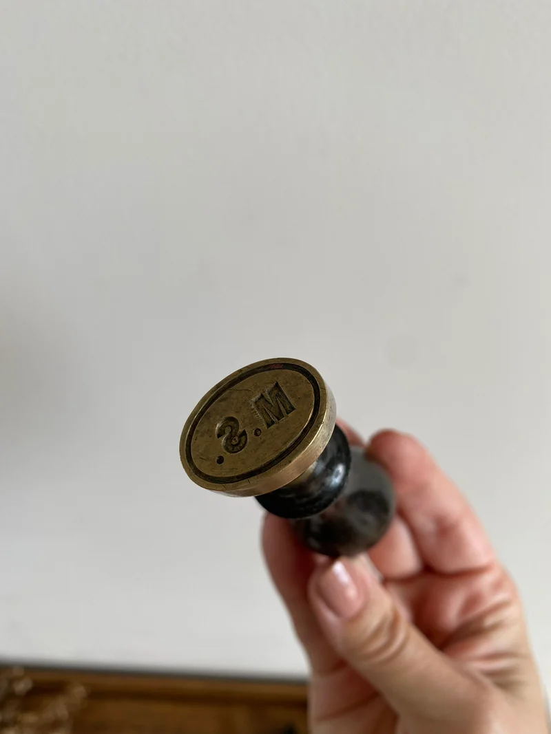 Sceau à cachet de cire en bois et laiton MS